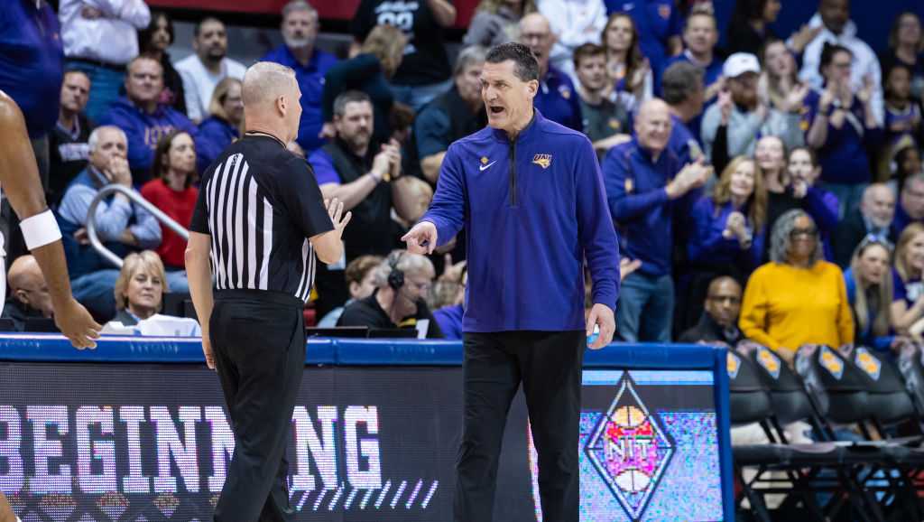 Ben Jacobson signs contract extension