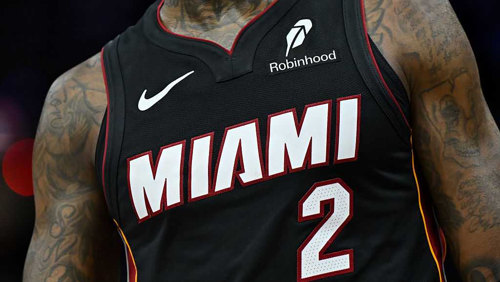 Ex-Miami Heat security guard pleads guilty to selling stolen jerseys