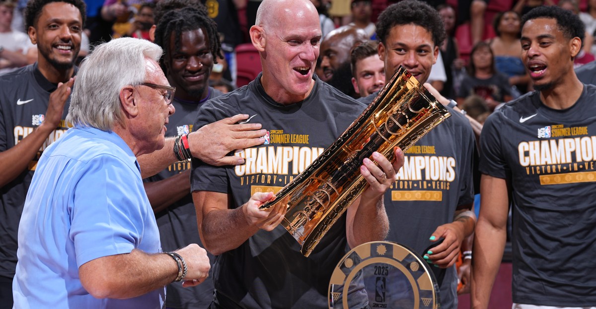 Knicks complete hiring of Mike Brown offensive assistant coach