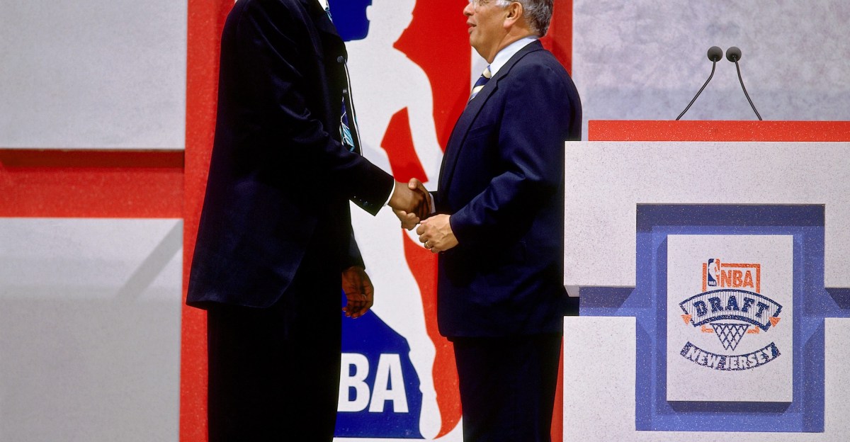 Warner Bros. pick up screenplay based on Kobe Bryant, 1996 NBA Draft