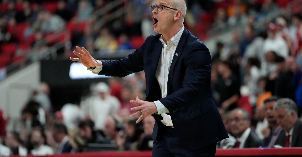 UConn men’s basketball fills out roster with two European additions
