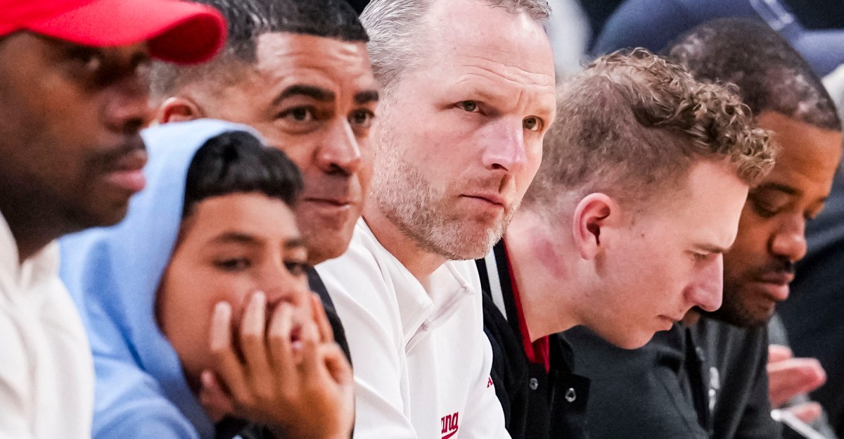 Darian DeVries is prioritizing student outreach at Indiana. Here’s why that matters