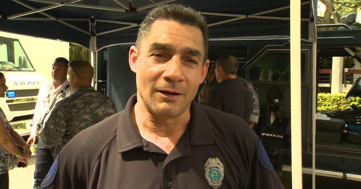 Ex-Miami Heat security guard, retired police officer charged in alleged $2 million memorabilia theft scheme, DOJ says