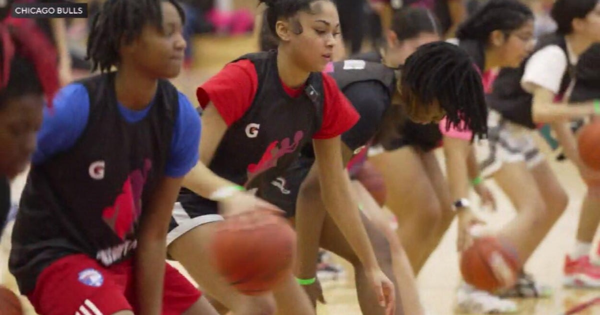 Bulls host "Girls' Day of Play" basketball clinic