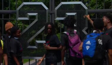 30 young Chicago basketball players get to tour Michael Jordan's former mansion