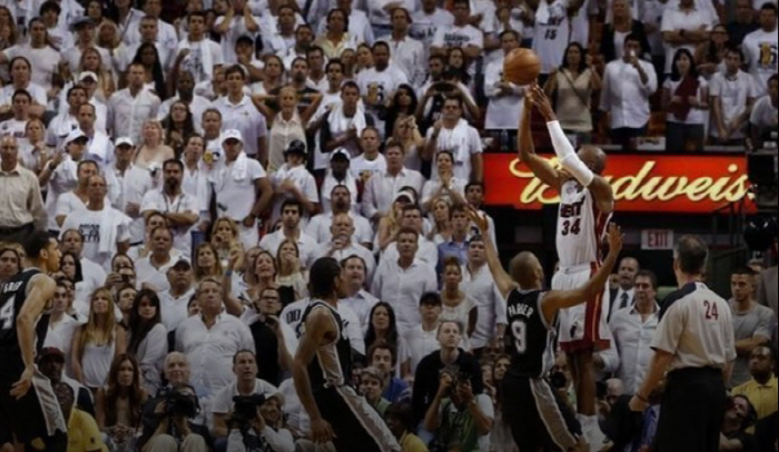 The SHOT by Kyrie Irving. The best shooting scene of the 21st century. Second place is Ray Allen's Clutch in 2013