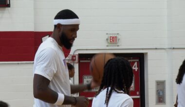 Phoenix Suns Royce O'Neale hosts basketball camp at Harker Heights