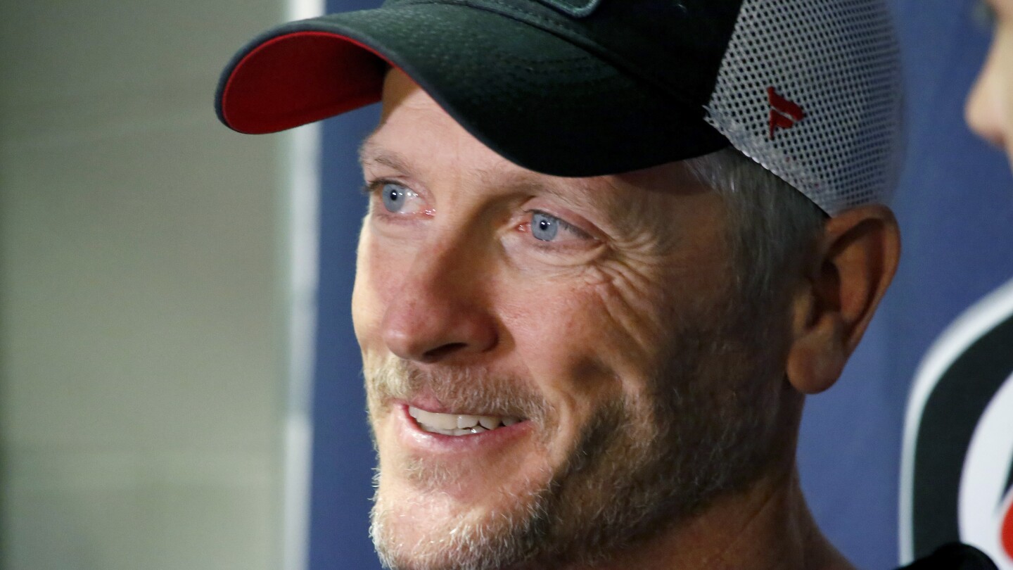 Hurricanes owner Dundon strikes tentative deal to buy Trail Blazers