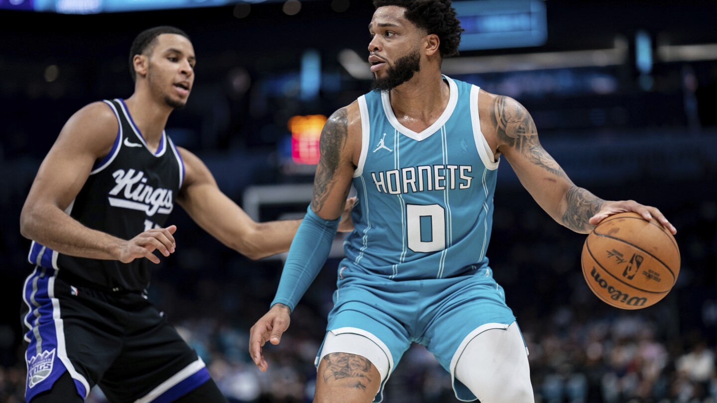 Kings beat Hornets 125-102 to maintain hold on 10th spot in the West