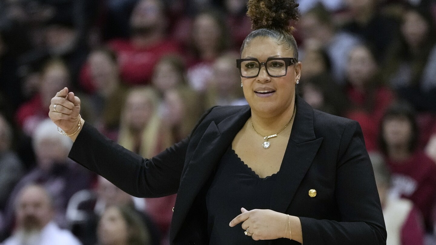 Former Wisconsin basketball players sue over alleged abuse by coach