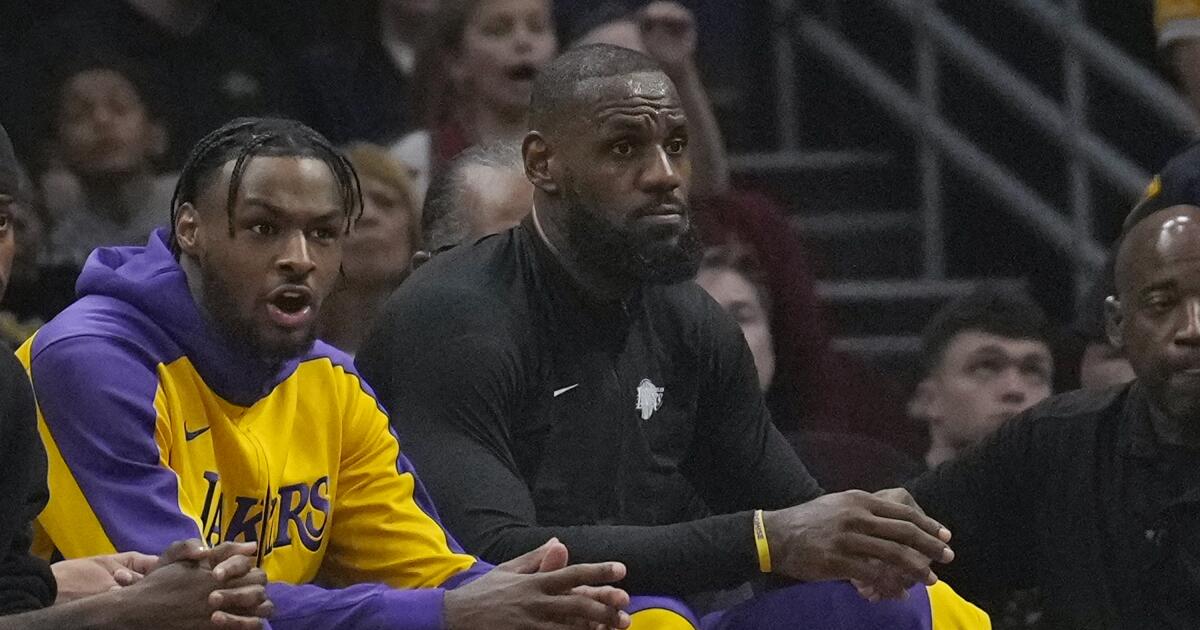 LeBron and Bronny James get bitter homecoming, Lakers lose to Cavs