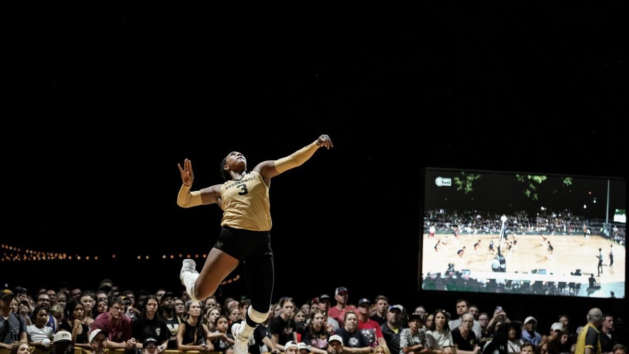 How Vanderbilt volleyball turned a lawn into a court for their first season in 45 years
