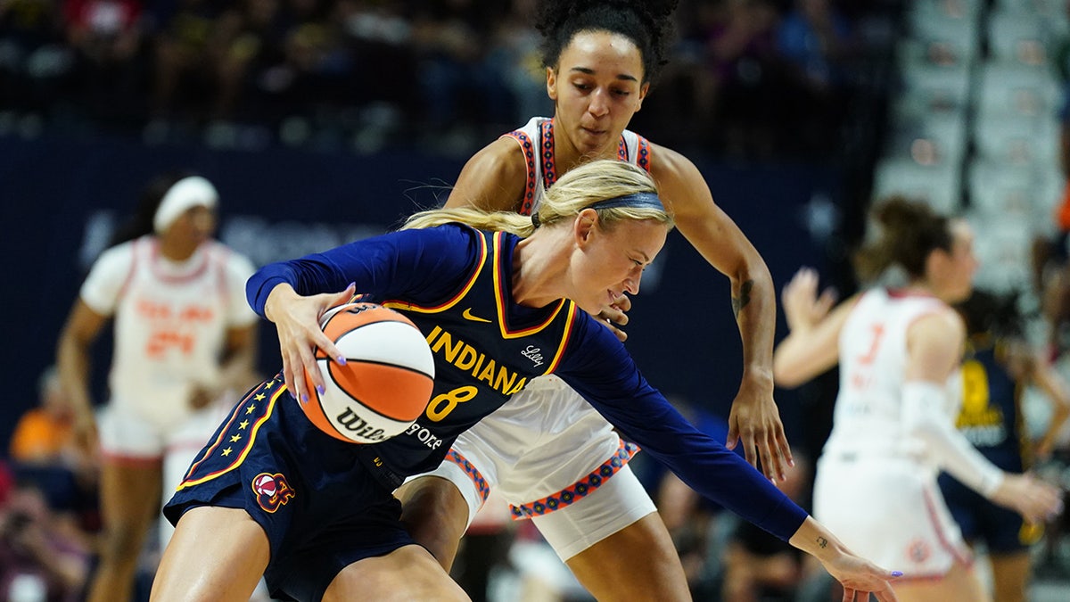 Sophie Cunningham drives