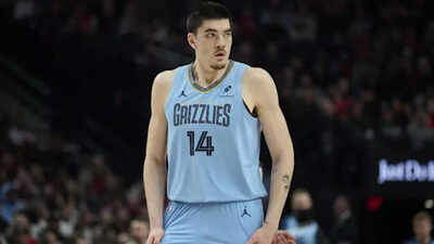 Memphis Grizzlies star Zach Edey pulled over for extreme speeding, officer delivers sharp warning in viral footage