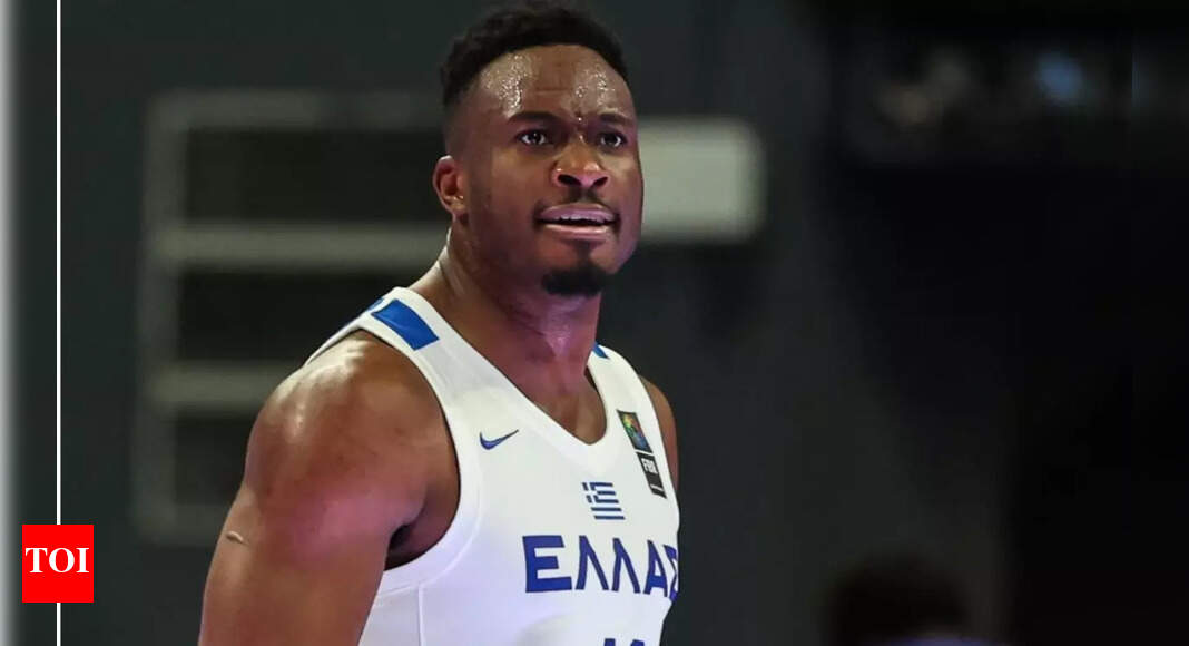 Milwaukee Bucks re-sign Thanasis Antetokounmpo as Giannis Antetokounmpo locks in for 13th season | NBA News