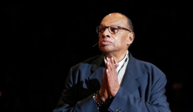 Basketball Hall of Famer George Raveling, who influenced Michael Jordan's Nike deal, dies at 88