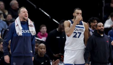 'Joe! Joe! Joe!': Ingles (and other former Jazz players) get hero's welcome as Wolves win