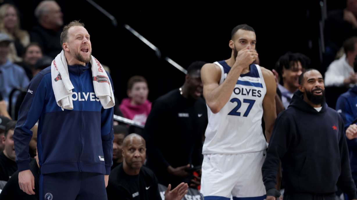 'Joe! Joe! Joe!': Ingles (and other former Jazz players) get hero's welcome as Wolves win