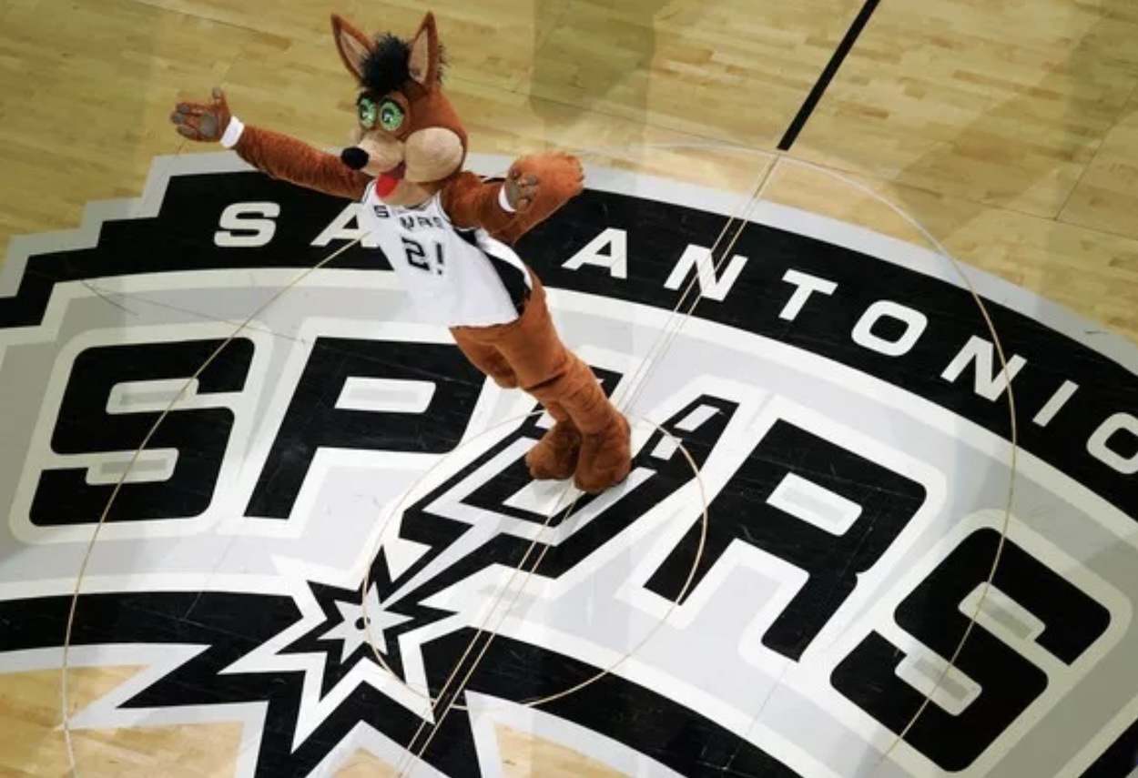 San Antonio Spurs to hold tryouts this weekend for new 'super fan' arena section