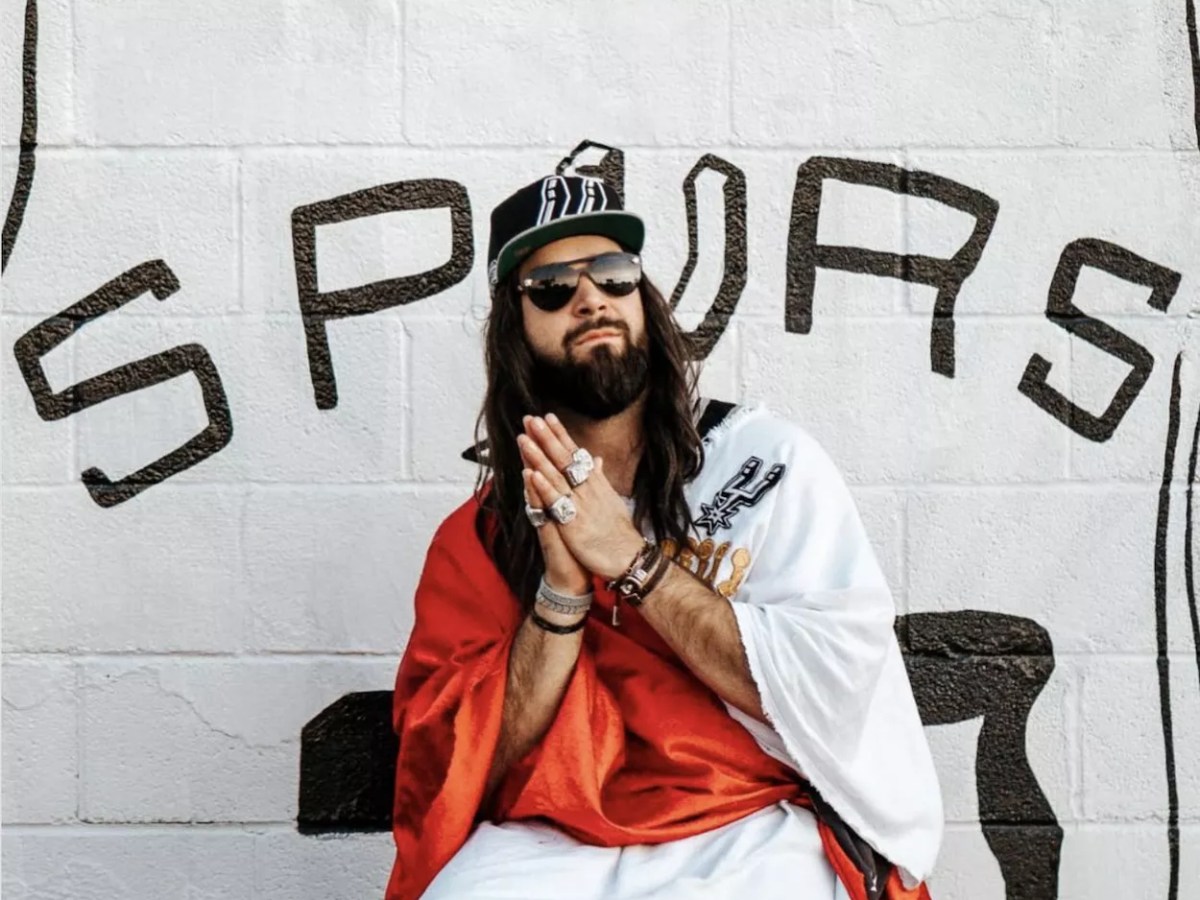 San Antonio mayor hijacks pro-Project Marvel press conference, argues with Spurs Jesus