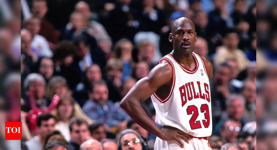 Michael Jordan once punched Steve Kerr and made it clear that weakness had no place on the Chicago Bulls | NBA News