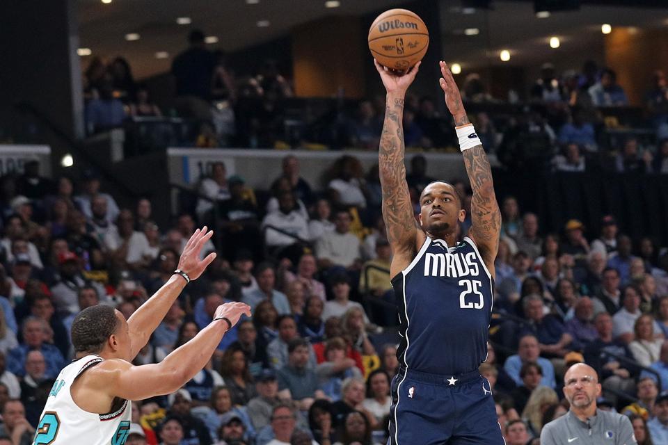 Dallas Mavericks v Memphis Grizzlies - Play-In Tournament