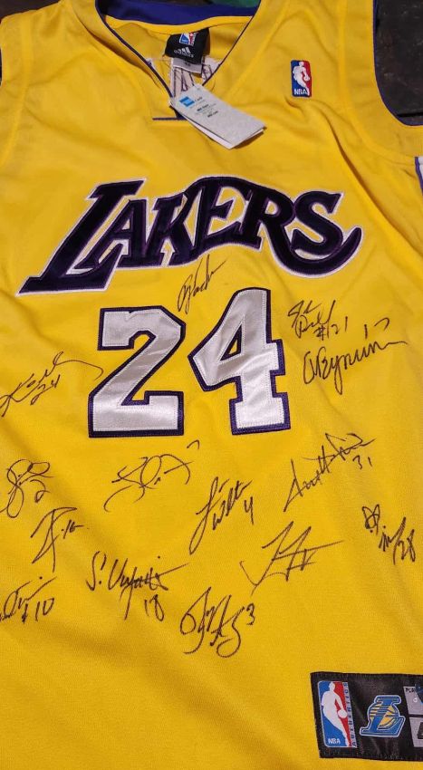 Interview: Arkansas Razorbacks Sportswriter Otis Kirk is a Surprisingly Big Lakers Collector
