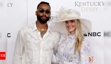 Dallas Mavericks Guard D’Angelo Russell Engaged to Longtime Love Laura Ivaniukas After Romantic Beachside Proposal | NBA News