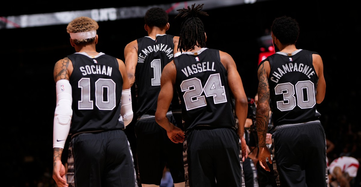 Great video of the Spurs bonding off the court