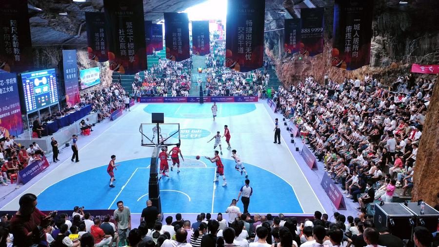 Thousands flock to Guizhou's cave basketball tournament-Xinhua