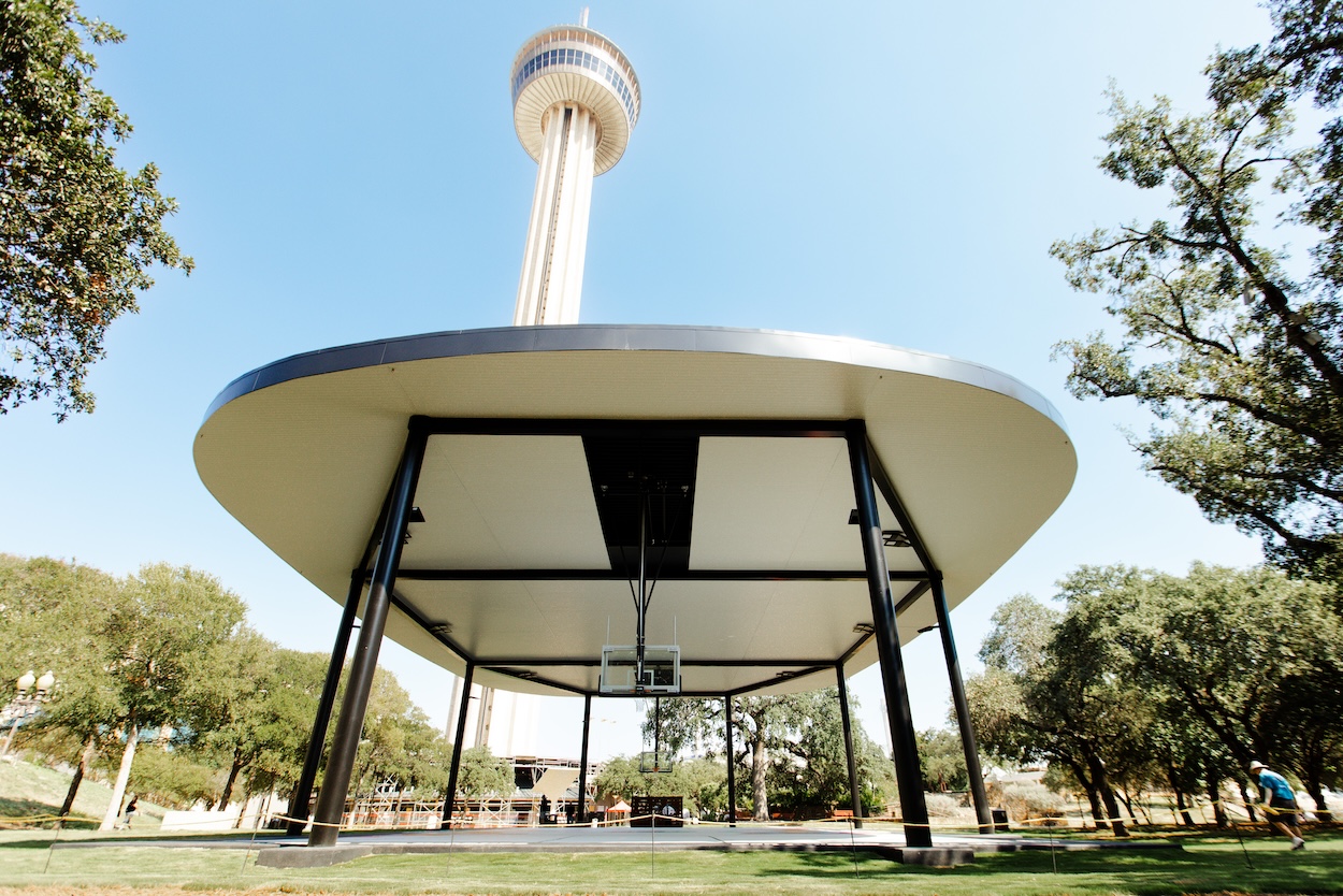 San Antonio Spurs, McCombs family unveil new public basketball court at Hemisfair