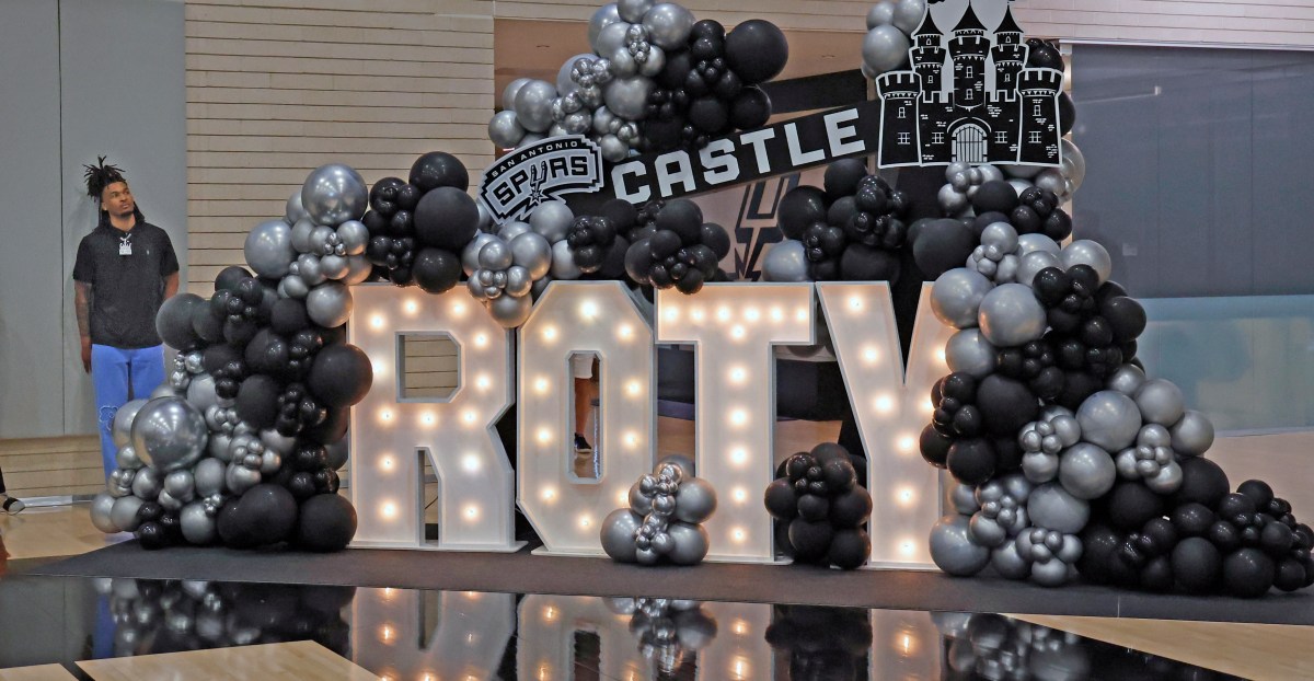 Open Thread: Stephon Castle and Paige Bueckers first players from same college to win the Rookie of the Year in the same season