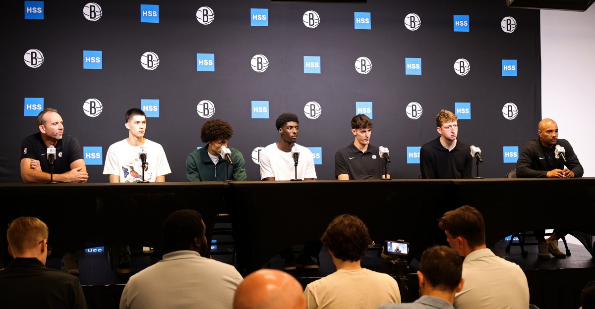 Holmes: Brooklyn Nets’ ‘Flatbush Five’ Visit Children’s Hospital