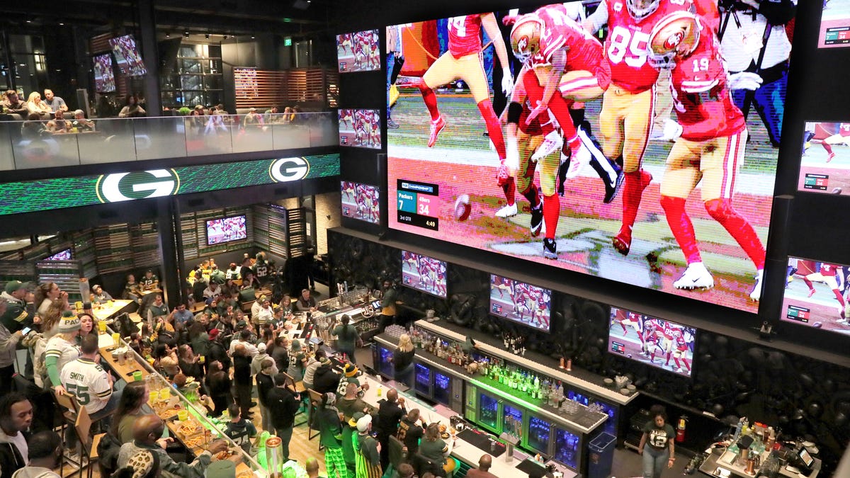 Tom's Watch Bar sets October opening in Milwaukee Bucks' Deer District