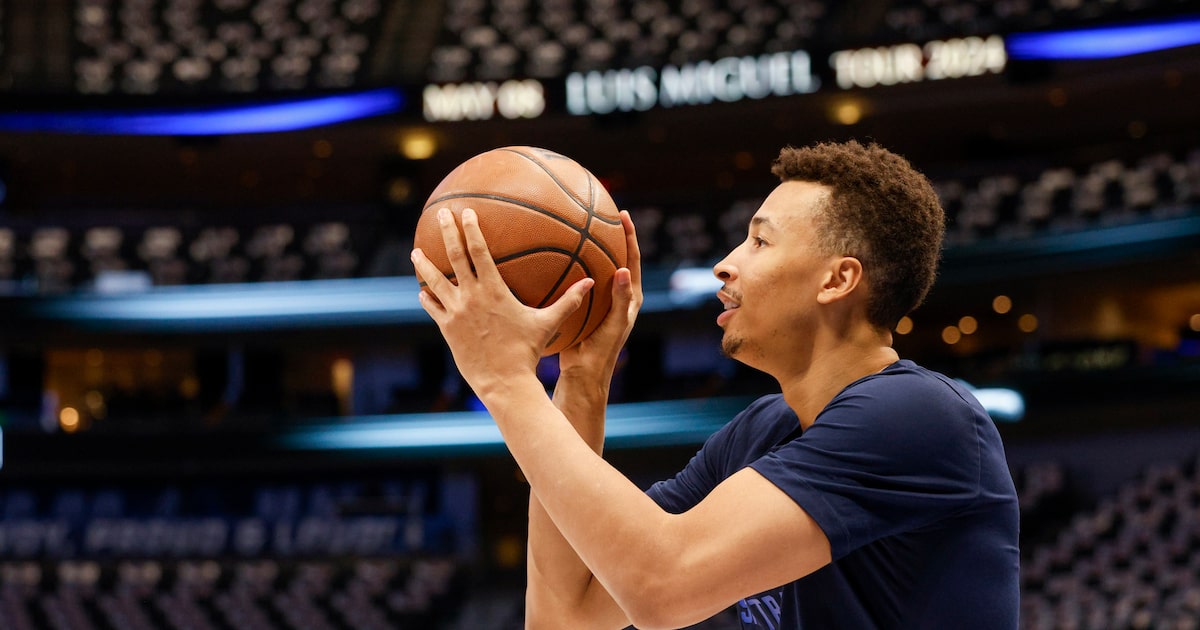 Dallas Mavericks make re-signing of guard Dante Exum official