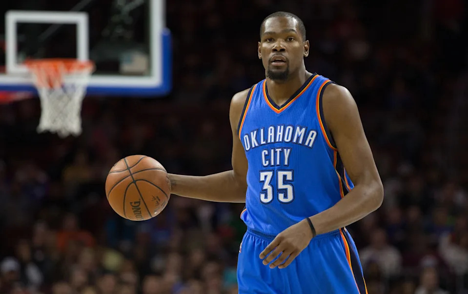Mar 18, 2016; Philadelphia, PA, USA; Oklahoma City Thunder forward Kevin Durant (35) in action against the Philadelphia 76ers at Wells Fargo Center. The Oklahoma City Thunder won 111-97.Mandatory Credit: Bill Streicher-USA TODAY Sports