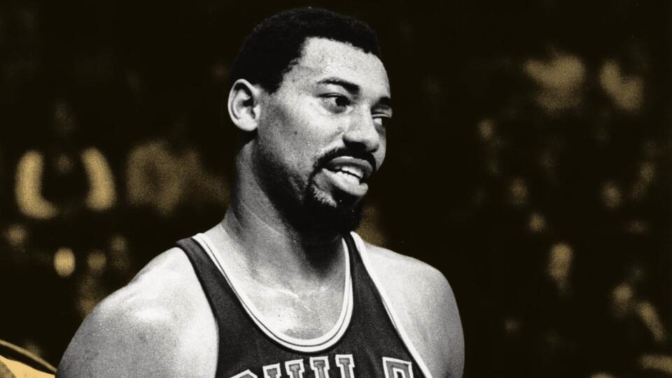 "They'd foul us on almost every inbounds pass to stop the clock" - Knicks legend said that Wilt Chamberlain's teammates pushed him towards a 100-point game