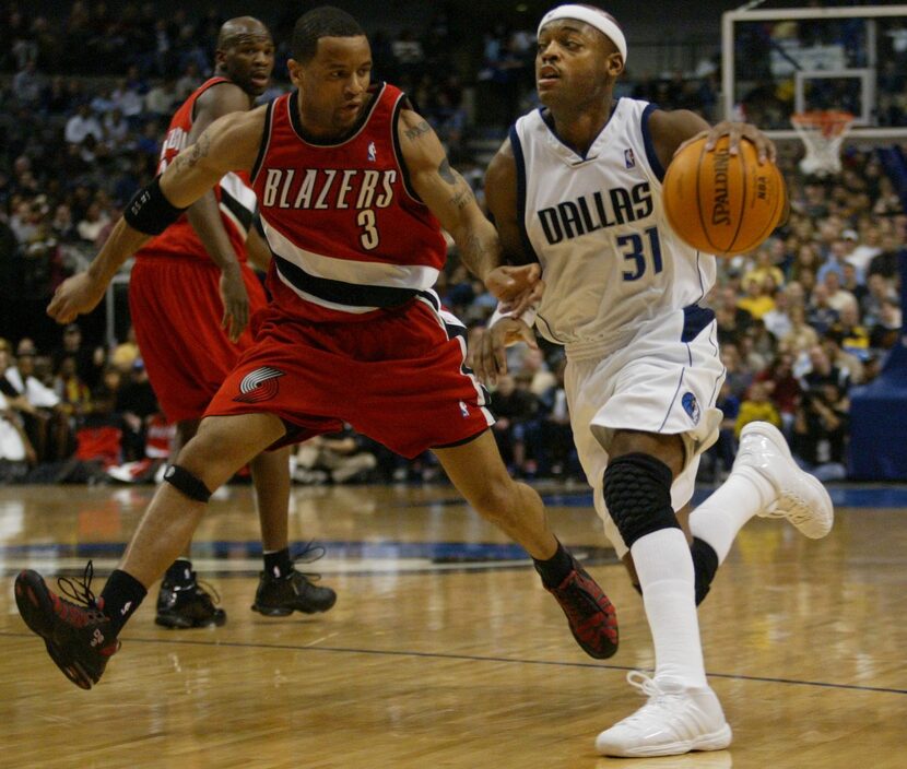 ORG XMIT: *S0405276710* Taken Sunday, 1/26/2003 --- DIGITAL #40389----Dallas' Nick Van Exel...