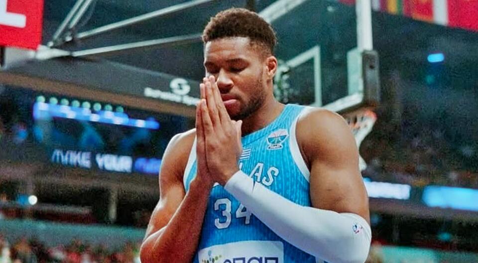 New York Knicks Add Giannis Antetokounmpo In Blockbuster Trade Proposal That Would Somehow Keep Their Core Intact