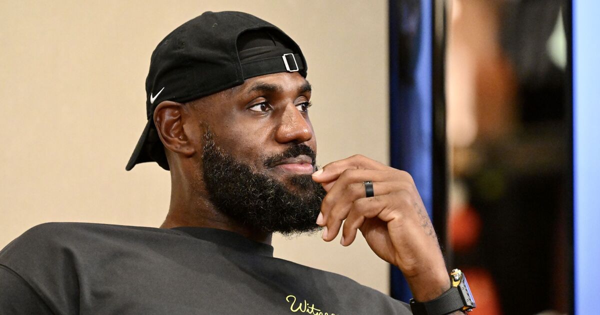 Chinese newspaper allows LeBron James to share US hope - Basketball - Sports