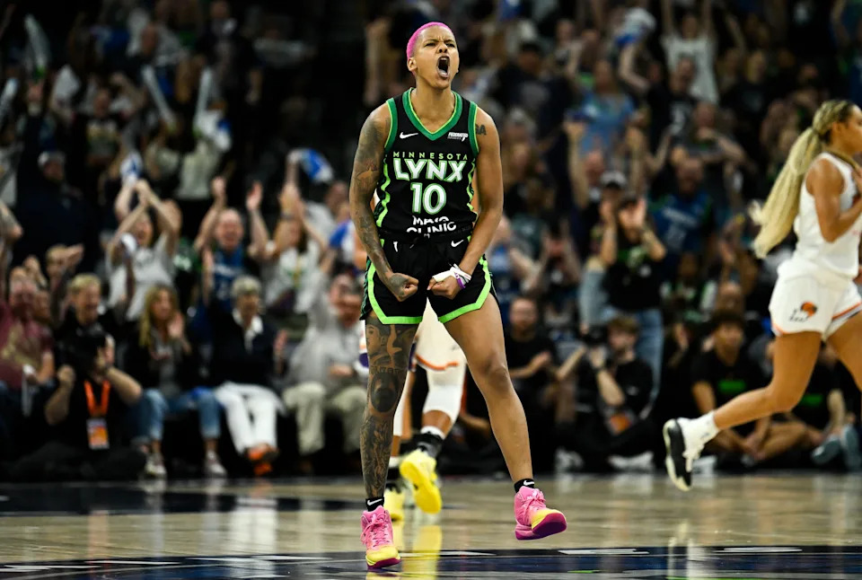 MINNEAPOLIS, MINNESOTA - SEPTEMBER 21: Courtney Williams #10 of the Minnesota Lynx reacts after an assist to Napheesa Collier #24 against the Phoenix Mercury in the fourth quarter during Game One of the second round of the WNBA Playoffs at Target Center on September 21, 2025 in Minneapolis, Minnesota. NOTE TO USER: User expressly acknowledges and agrees that, by downloading and or using this photograph, User is consenting to the terms and conditions of the Getty Images License Agreement. (Photo by Stephen Maturen/Getty Images)
