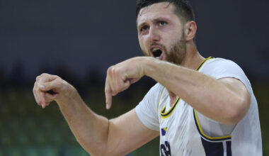 Nurkić stars as Bosnia-Herzegovina advances at EuroBasket while France routs Iceland
