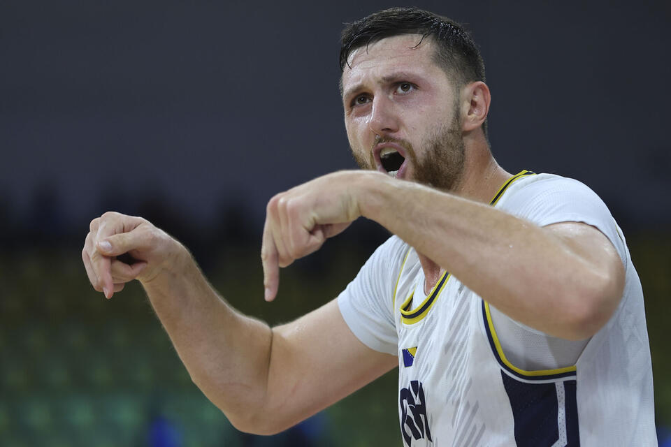 Nurkić stars as Bosnia-Herzegovina advances at EuroBasket while France routs Iceland