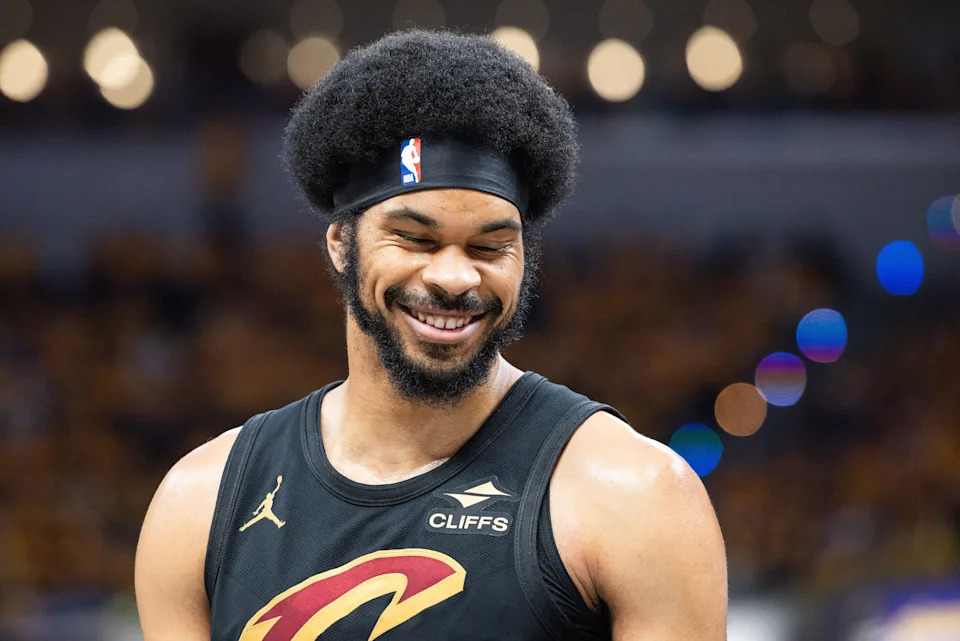 May 9, 2025; Indianapolis, Indiana, USA; Cleveland Cavaliers center Jarrett Allen (31) during game three of the second round for the 2025 NBA Playoffs against the Indiana Pacers at Gainbridge Fieldhouse. Mandatory Credit: Trevor Ruszkowski-Imagn Images