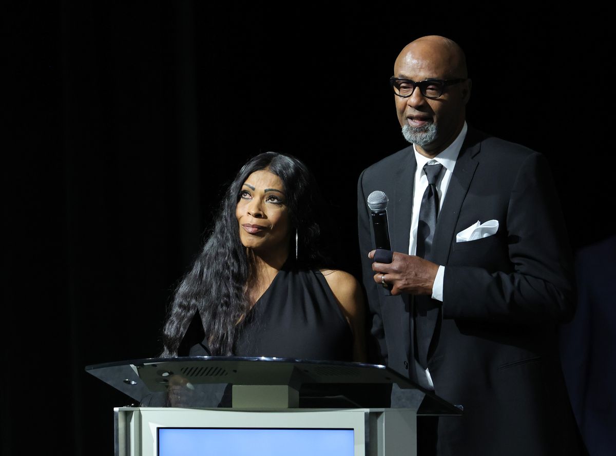 Kobe gifted his father, Joe, his original championship ring, while his mother, Pamela, received a replica.