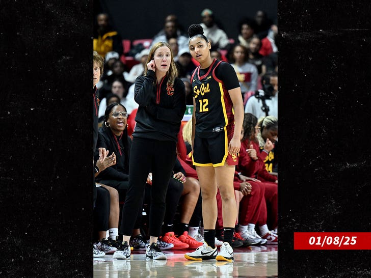 Lindsay-Gottlieb-JuJu-Watkins-getty-1