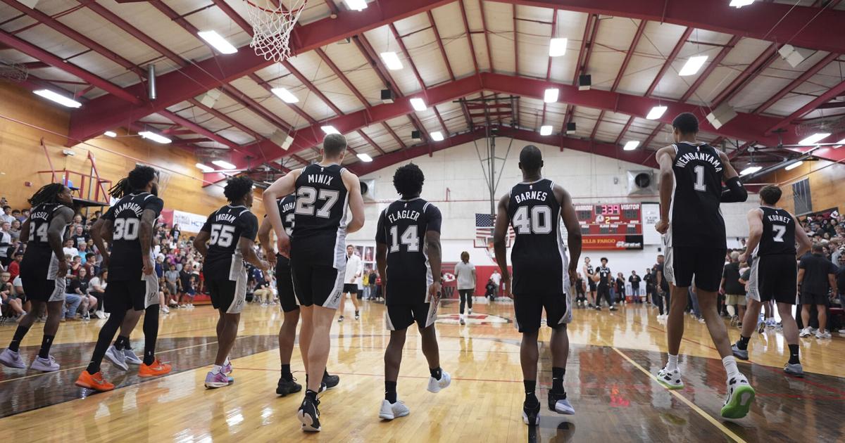 Spurs surprise central Texas students with visit after deadly flash flood | National Sports