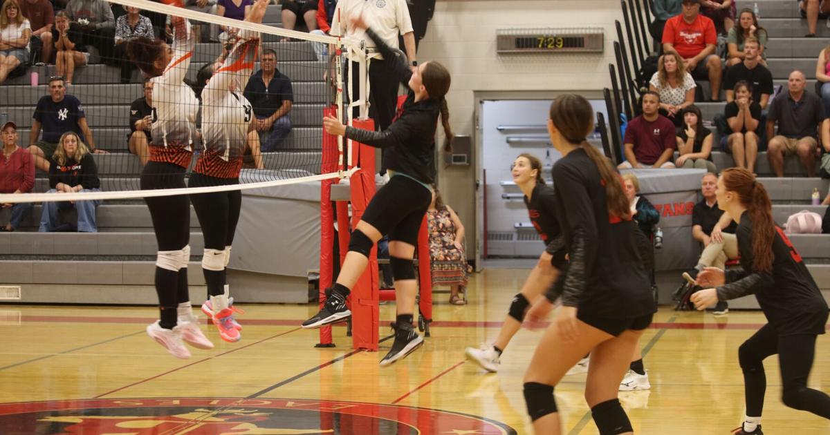 Eagles hold serve against Hornets | Sports