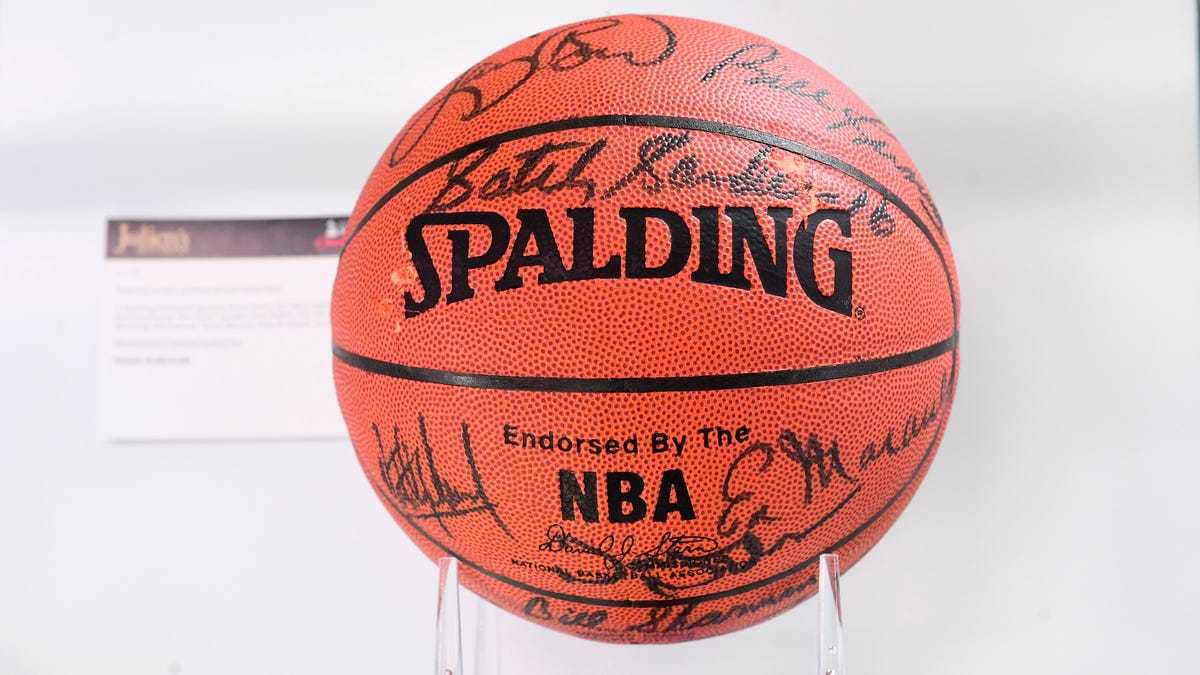 Who would win if the greatest Celtics legends played each other?