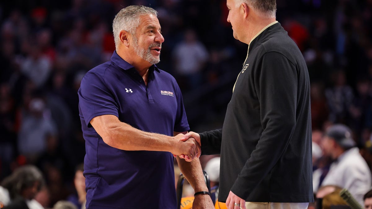 Auburn basketball coach Steven Pearl vs Purdue